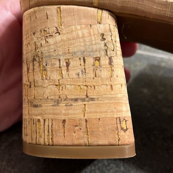 Aerosoles White Leather Cassy Platform Sandals Size 10 1/2. - Picture 7 of 9